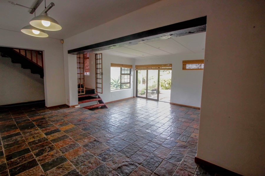 5 Bedroom Property for Sale in Paradise Beach Eastern Cape